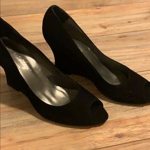New Sued Peep Toe Wedges